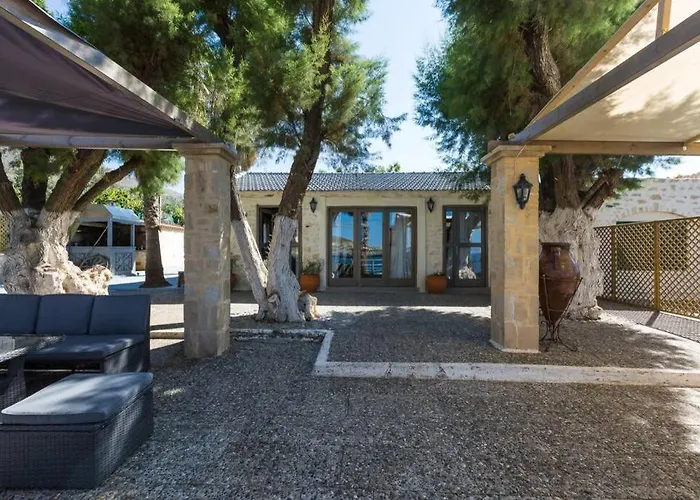 Villa Proto Helidoni - A cozy beachfront Villa