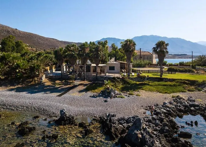 Villa Proto Helidoni - A cozy beachfront Villa