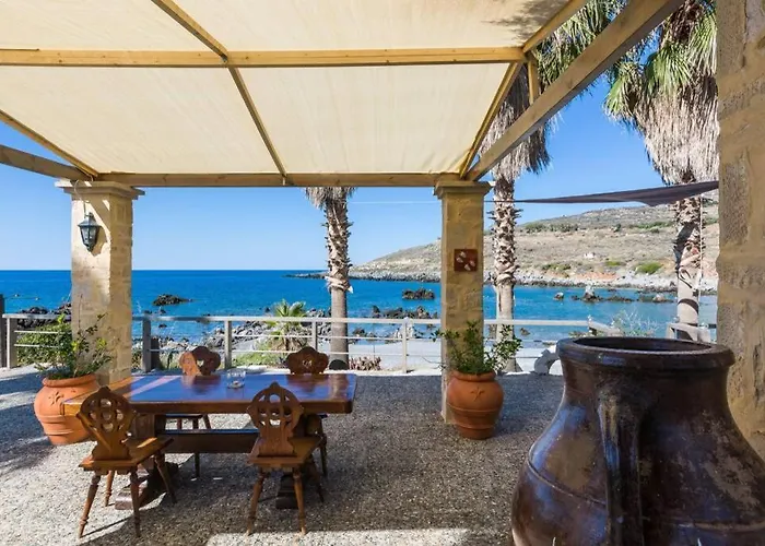 Villa Proto Helidoni - A cozy beachfront Villa