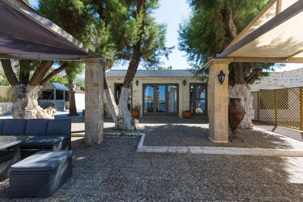 Villa Proto Helidoni - A Cozy Beachfront