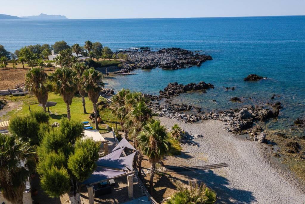 Proto Helidoni - A Cozy Beachfront Villa Petres (Rethymno)
