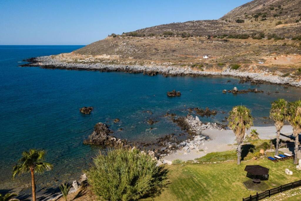 Proto Helidoni - A Cozy Beachfront *
