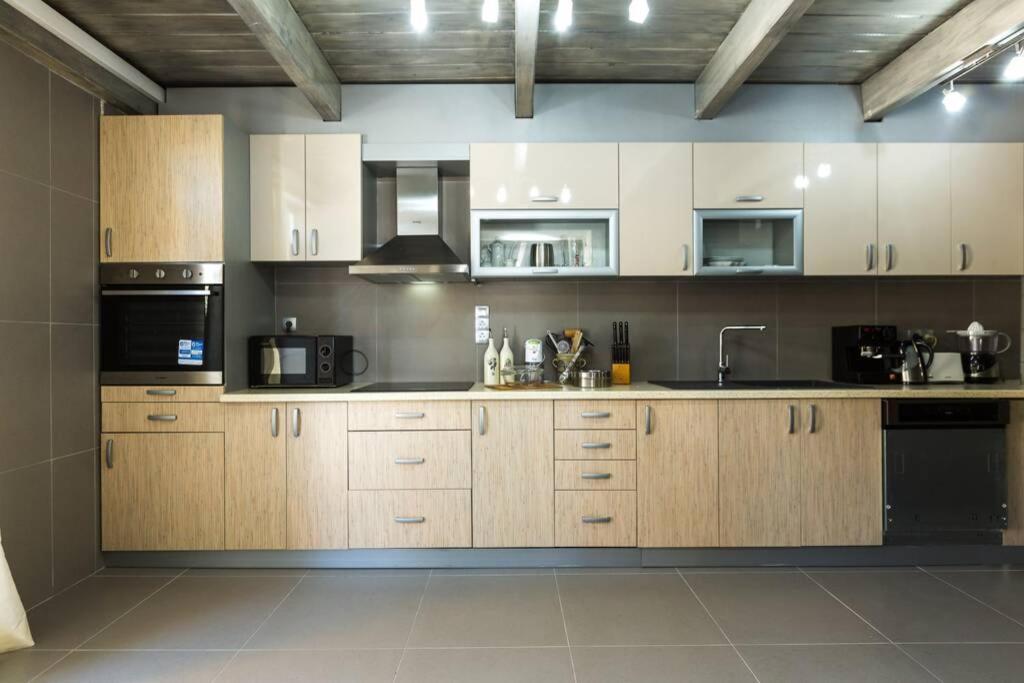 Villa Proto Helidoni - A Cozy Beachfront