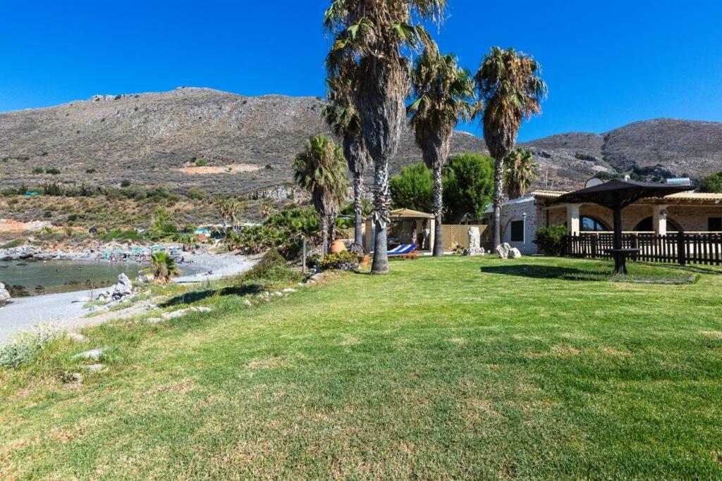 Villa Proto Helidoni - A Cozy Beachfront *