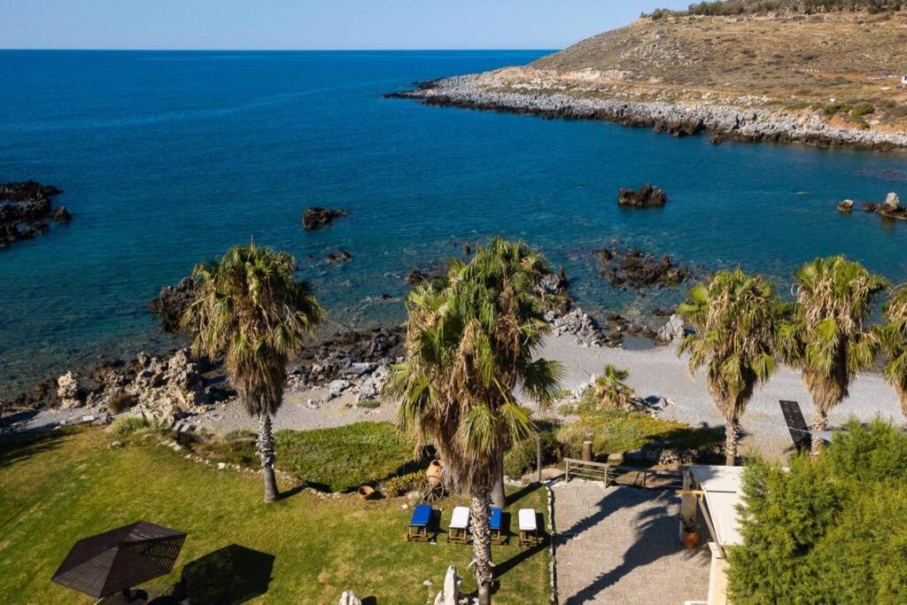 Villa Proto Helidoni - A Cozy Beachfront